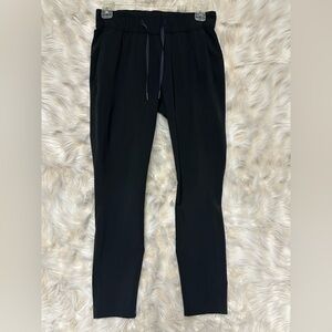 Lululemon On The Fly Pant Black Woven High Rise Jogger Size 2